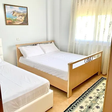Four Seasons Golem Apartment *