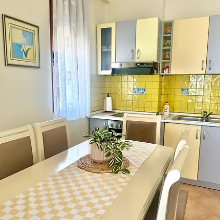 Four Seasons Apartment Golem (Tirana)