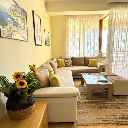 Four Seasons * Golem (Tirana)