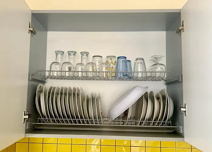 Four Seasons Apartment *